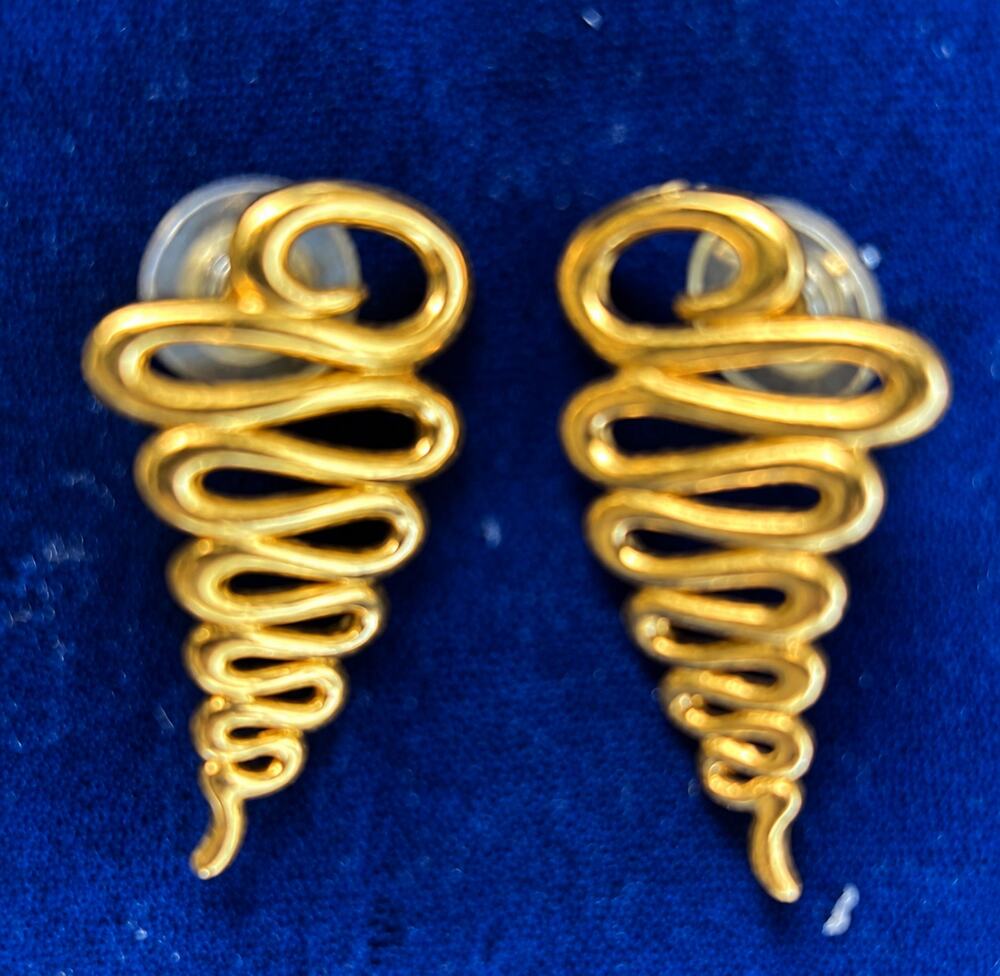 JJ Signed Vintage Gold tone Spiral Squiggle abstract Earrings 1.5" x 1" Jonette